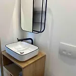 Lumineux 2 Chambres, à 2 Min De La