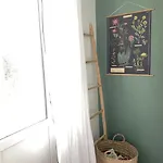 Lumineux 2 Chambres, A 2 Min De La Apartment *