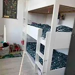 Lumineux 2 Chambres, A 2 Min De La *