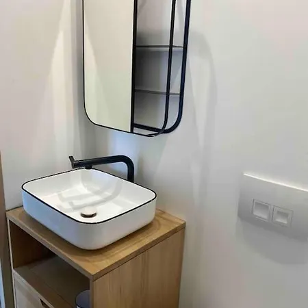 Lumineux 2 Chambres, A 2 Min De La